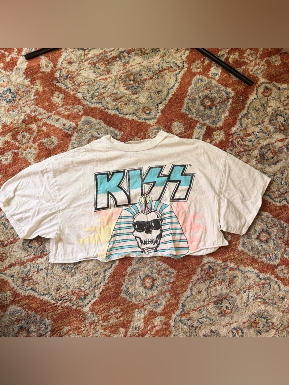 Cropped Kiss Tee